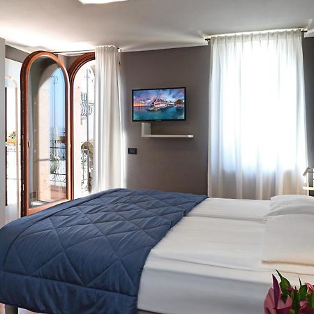 Albergo All'Ancora Γκάρντα Εξωτερικό φωτογραφία
